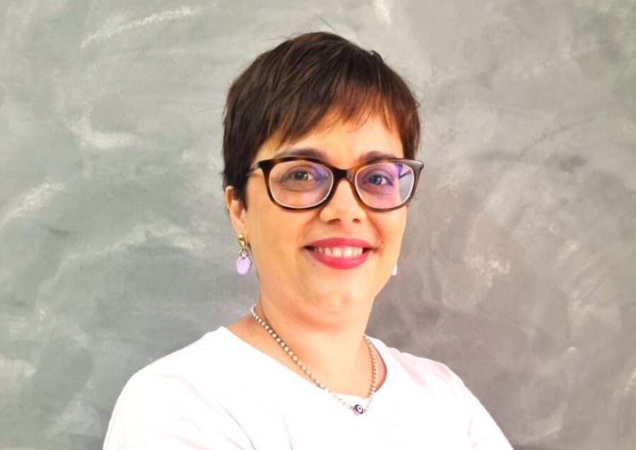 Lígia Bernar - Jornalista. Especialista em Mídia, Informação e Cultura pela Universidade de São Paulo (USP), Mestra em Ciências da Comunicação no programa de pós-graduação em Comunicação, Cultura e Amazônia pela Universidade Federal do Pará
(UFPA).